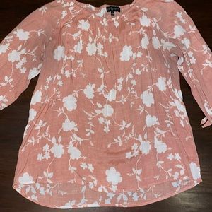 3/4 sleeve shirt with tie sleeves